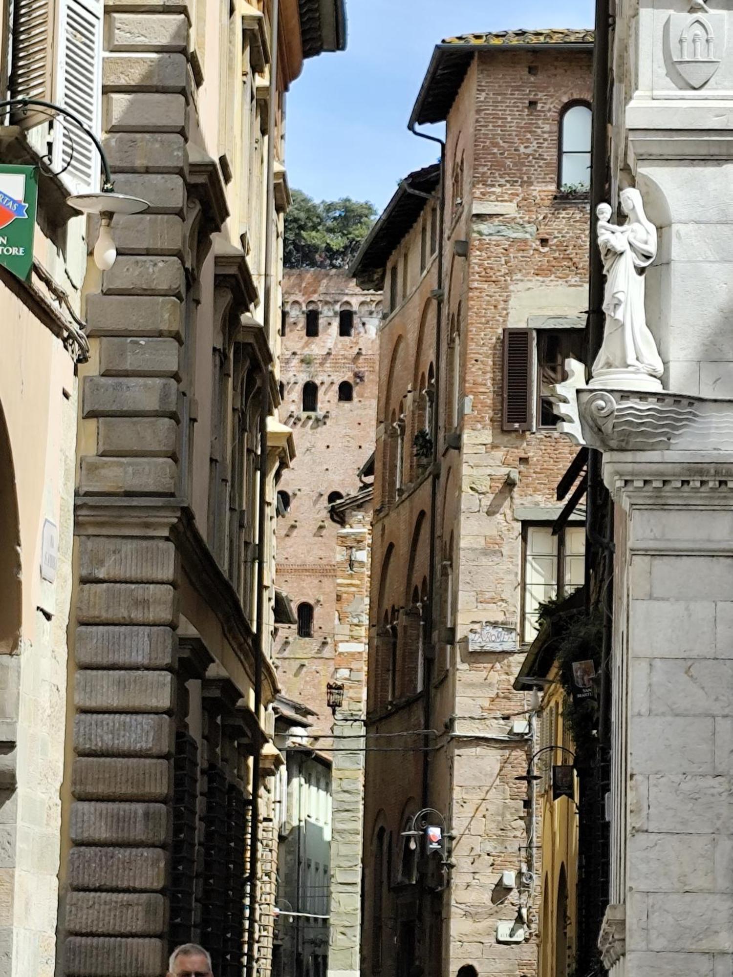 Casa Rosina + Box Per Auto 2 Bici 1,5Km Dalle Mura ルッカ エクステリア 写真